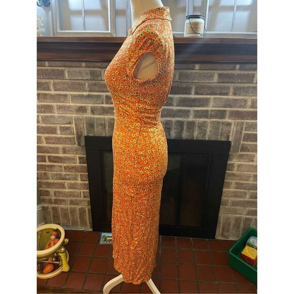 Urban Outfitters - Orange Chantelle Collared Midi
Dress size S - Picture 3 of 10